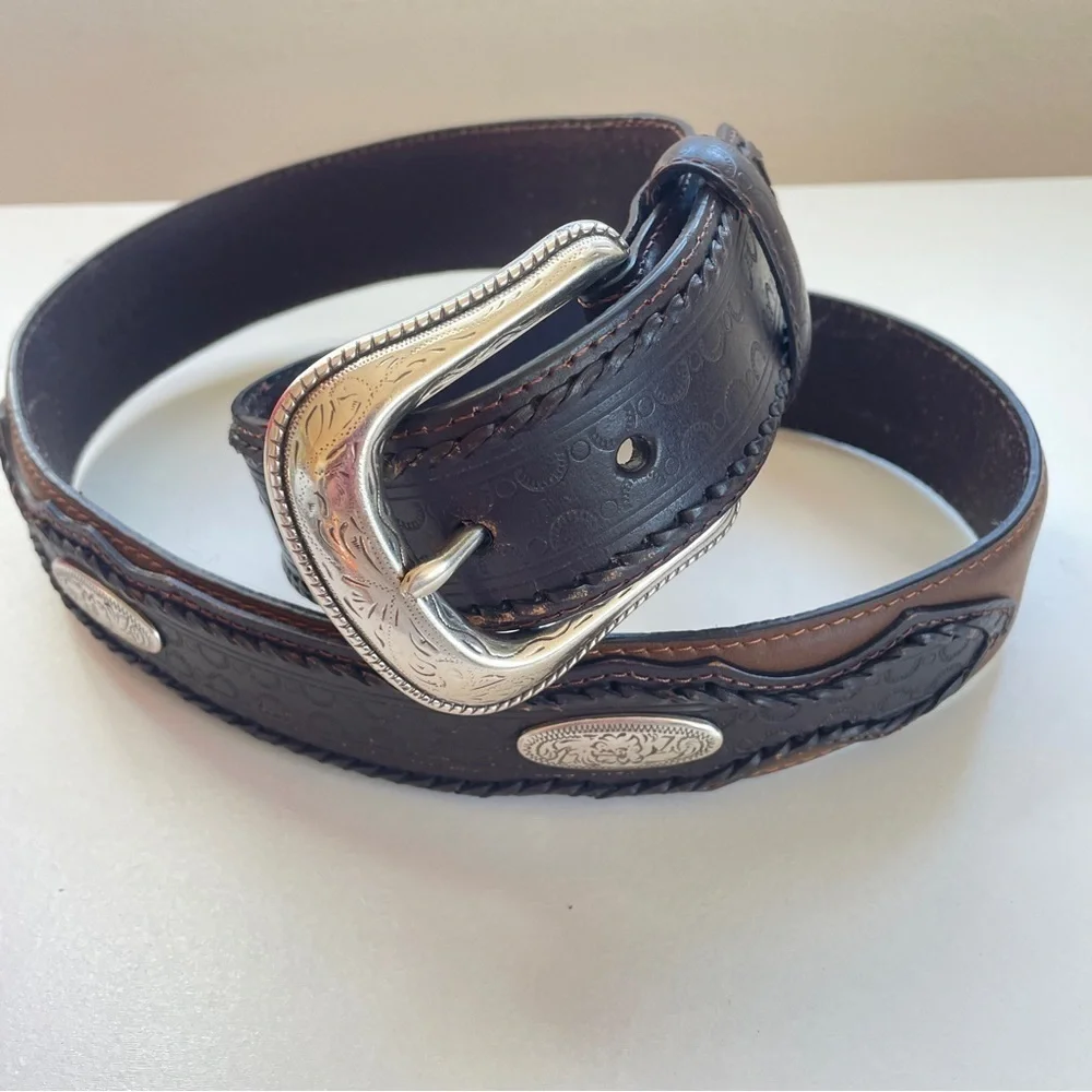 Blue Mountain NWOT Brown Leather Overlay Silver Concho Belt Western Small